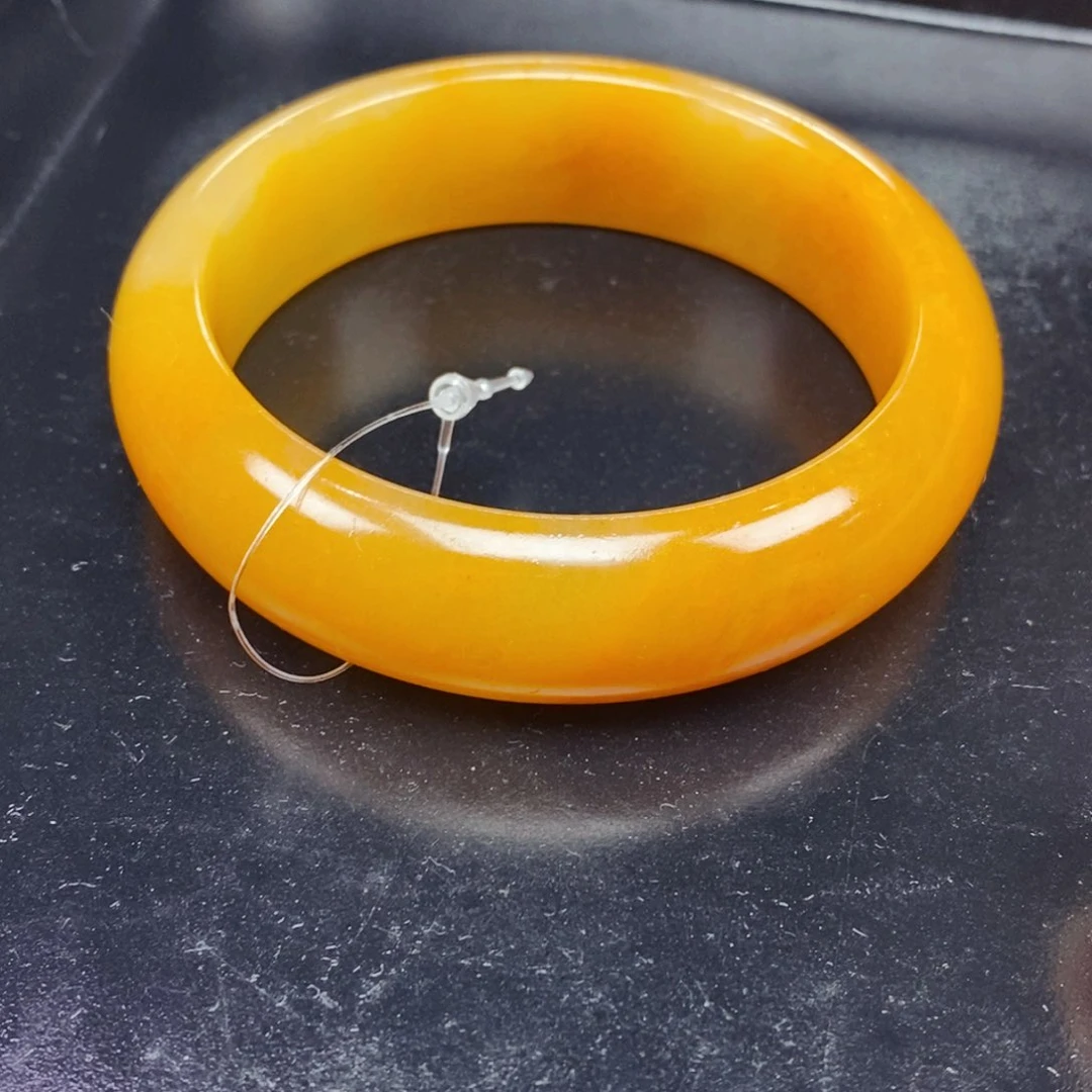 石英质玉（黄龙玉）未镶嵌颈饰