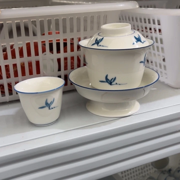 三件套哈哈哈哈哈