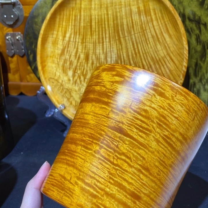 金丝楠笔筒1236656666666666