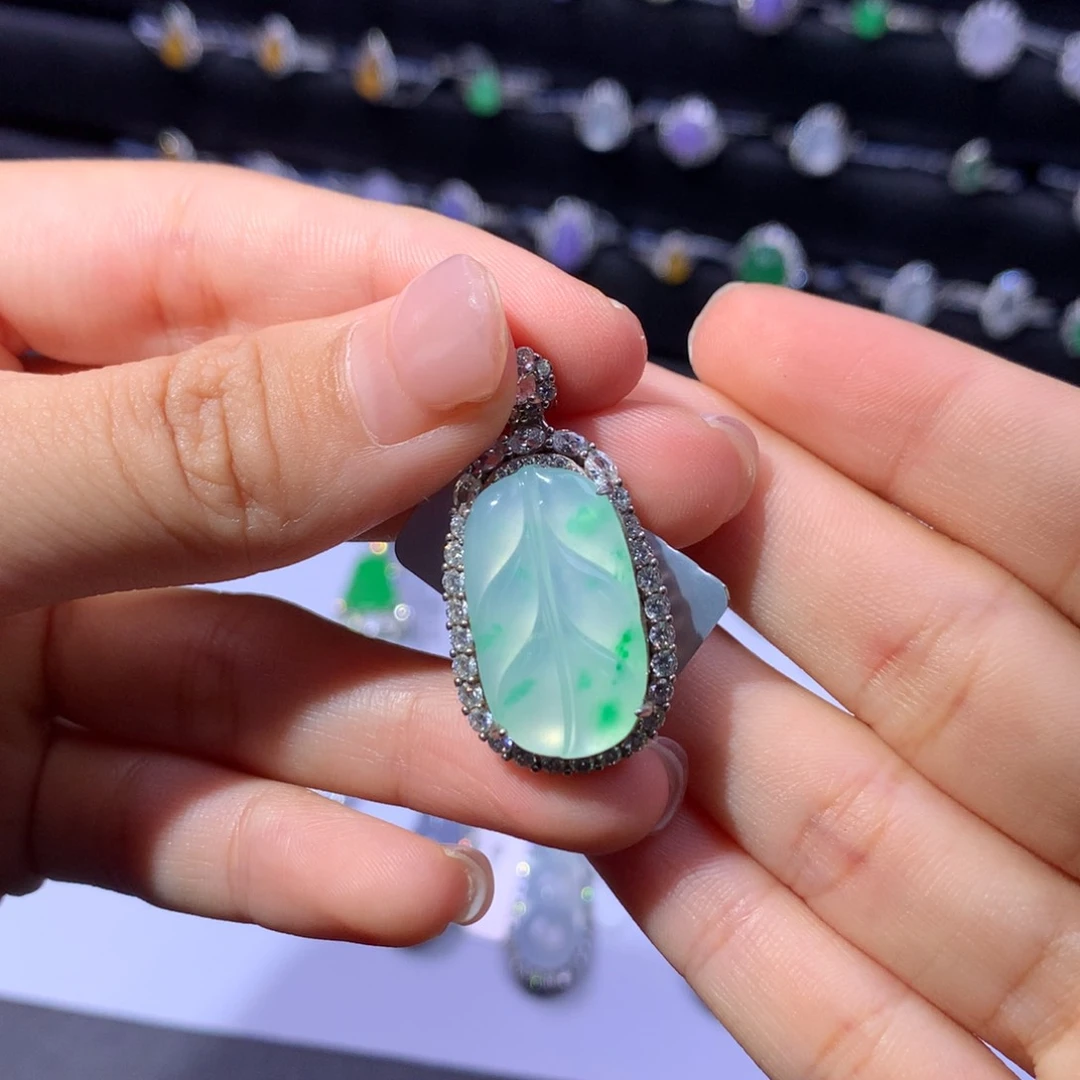 银S925镶嵌翡翠耳饰天然翡翠