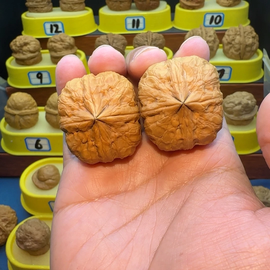 无***解桃核把件粗劲核桃