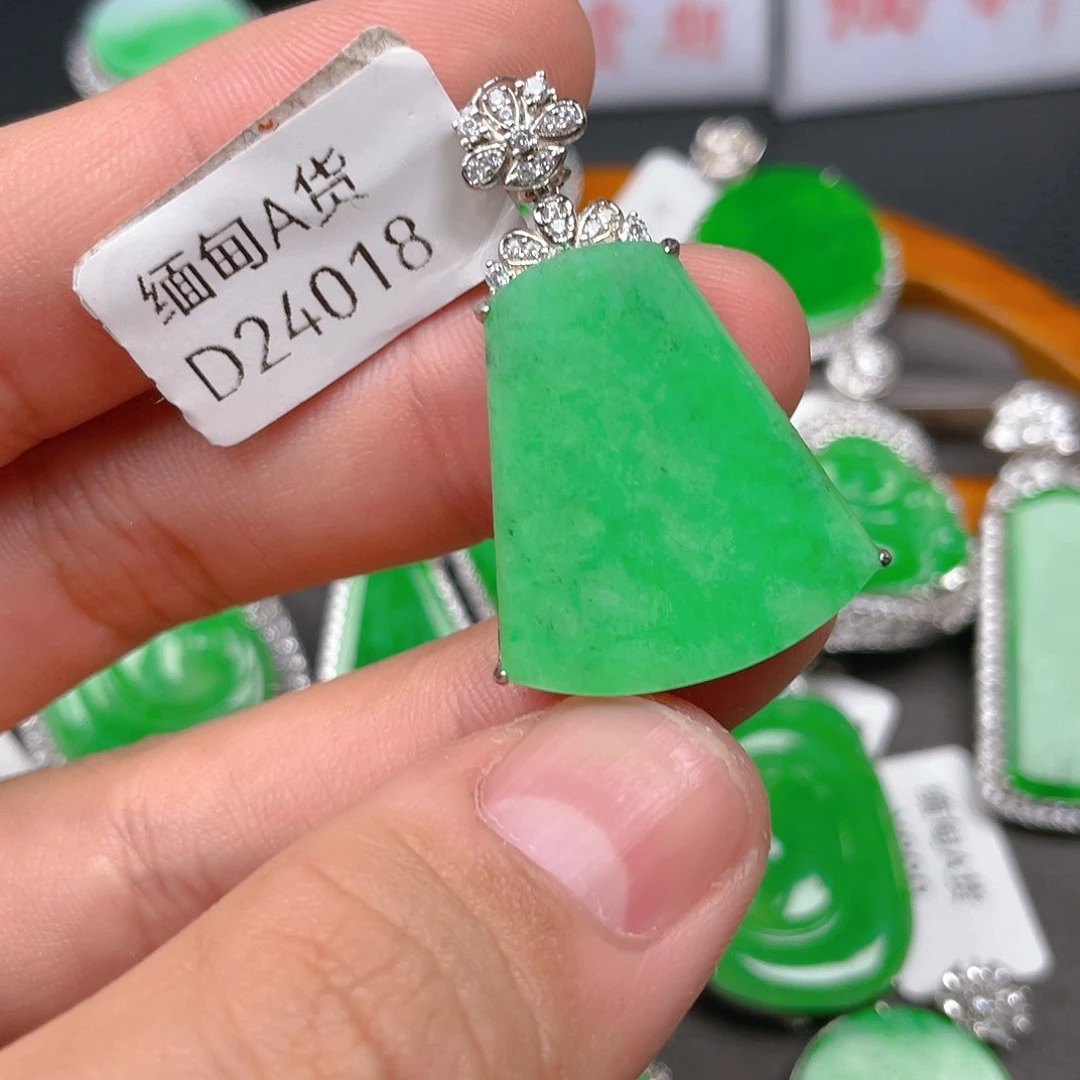 【闪购商品】翡翠吊坠(不含链)银S925镶嵌