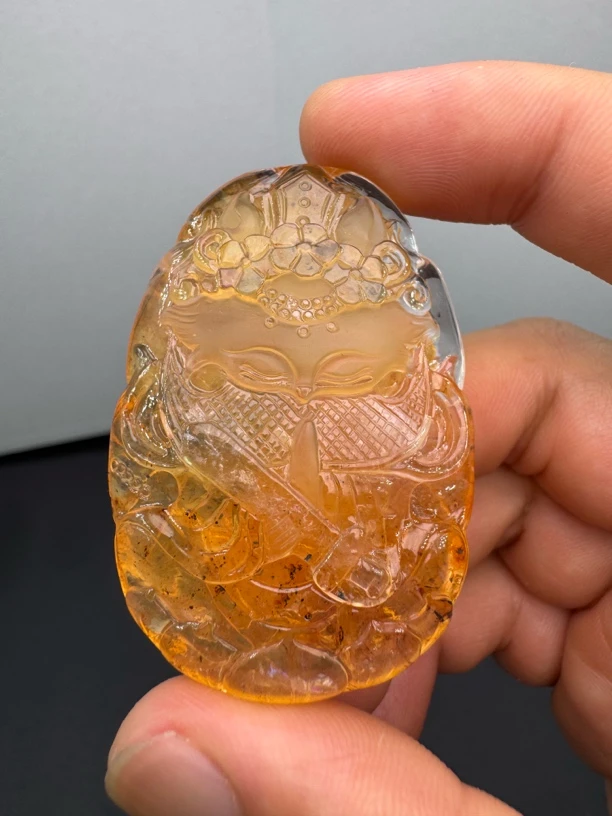 天然水晶。黄金色胶花将军九尾狐娘娘