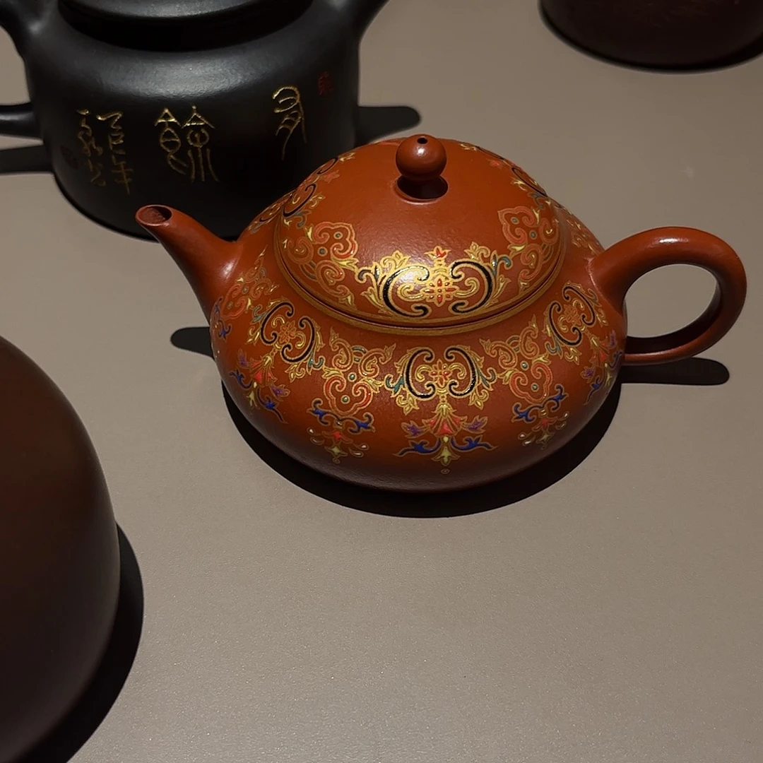 M***i紫砂茶壶都不肯给顾客美女