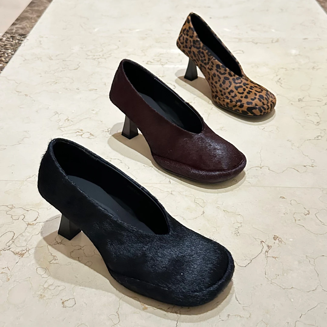 2025年春季新款女鞋真皮百搭时尚圆头复古浅口舒适复古豹纹马毛鞋