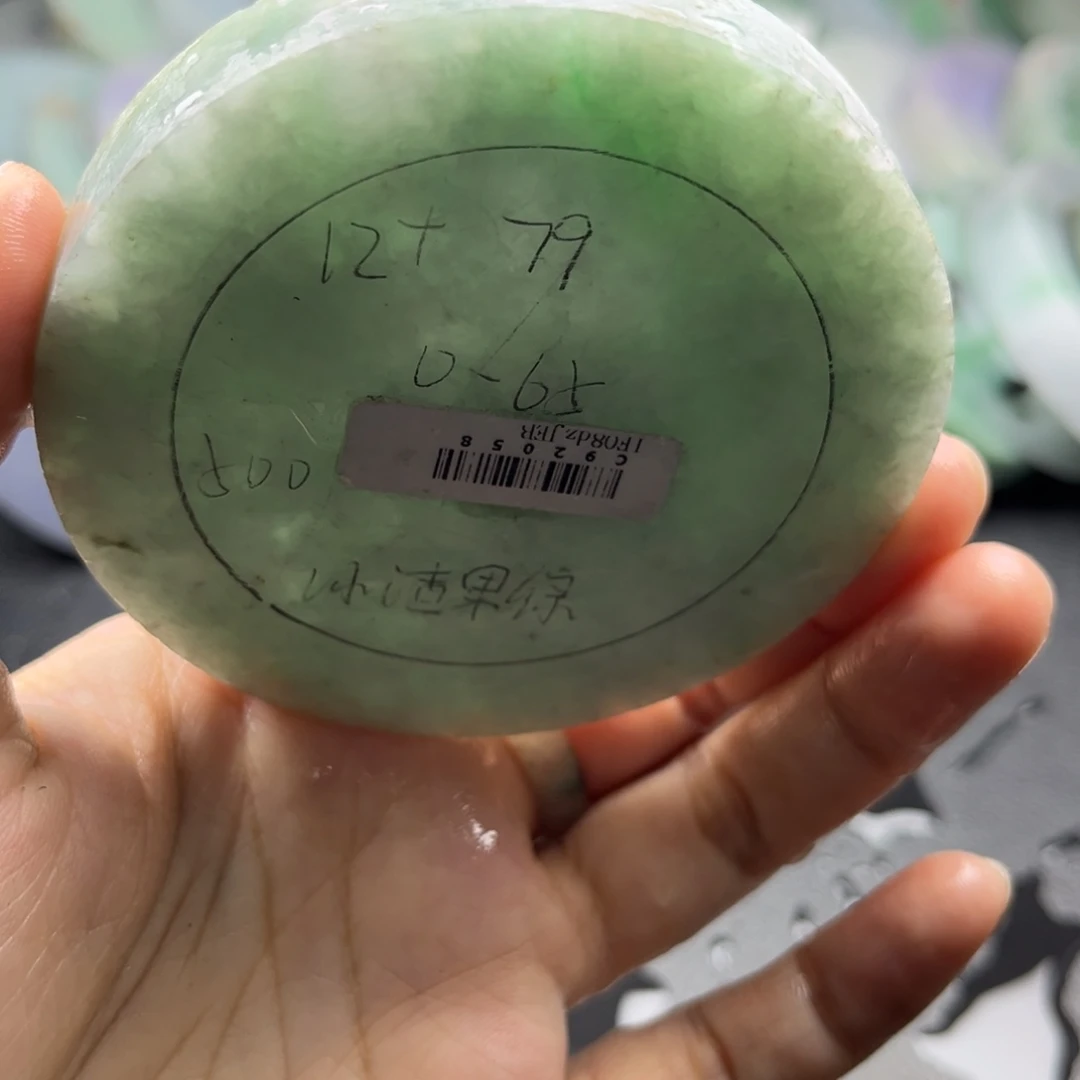 未镶嵌翡翠手镯定制翡翠