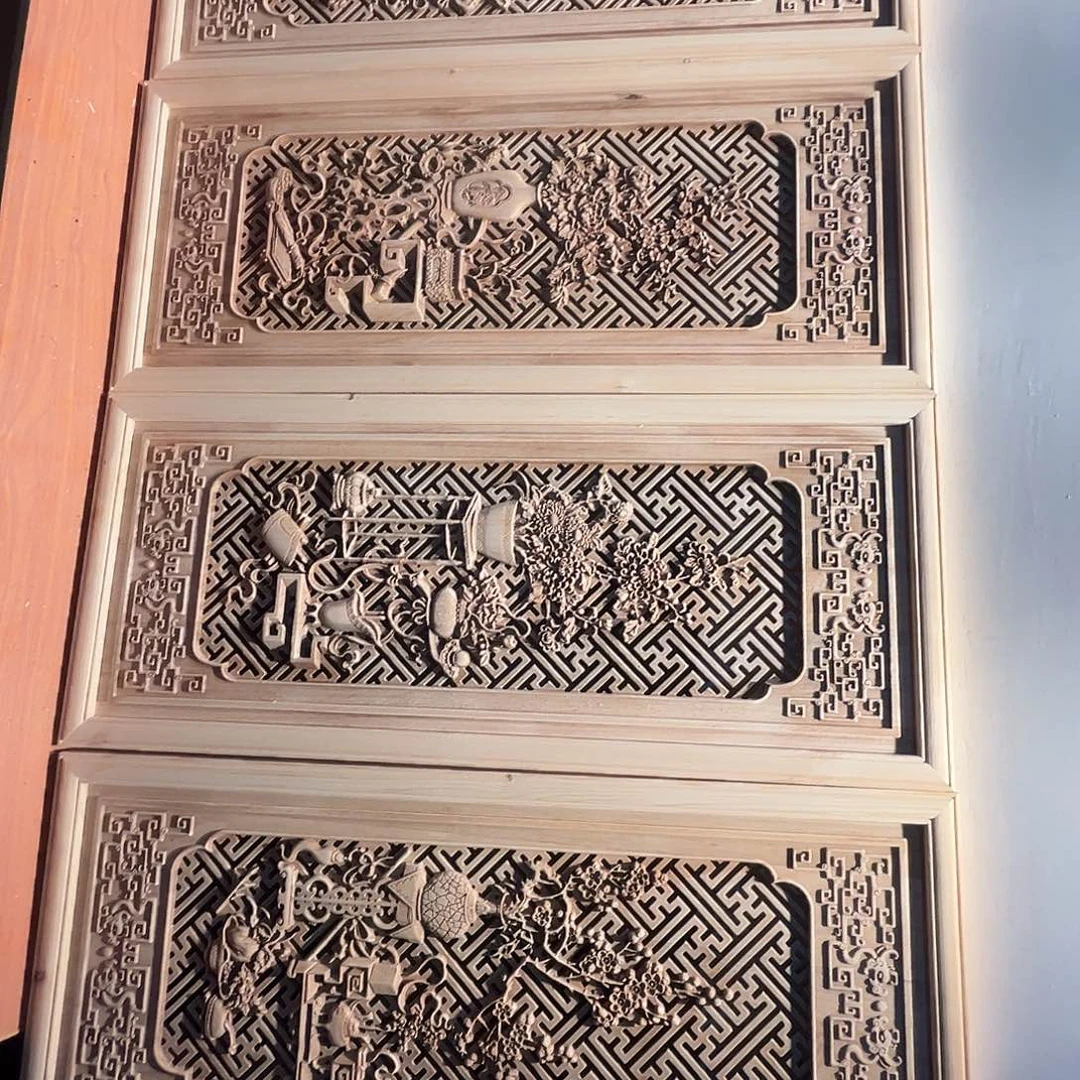 竖款香樟木博古花瓶