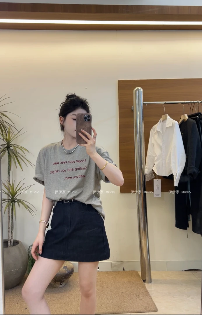 伊伊家·极简字母大版tee 衣长70cm