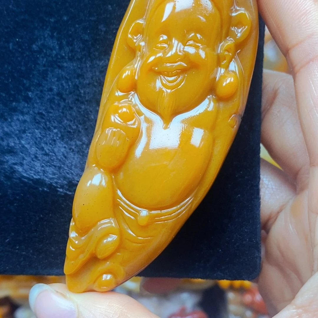 未镶嵌石英质玉（黄龙玉）颈饰