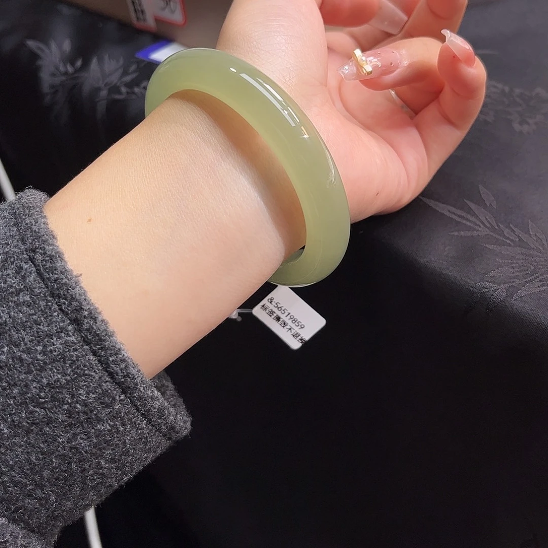 和田玉未镶嵌手镯冰葡萄肉