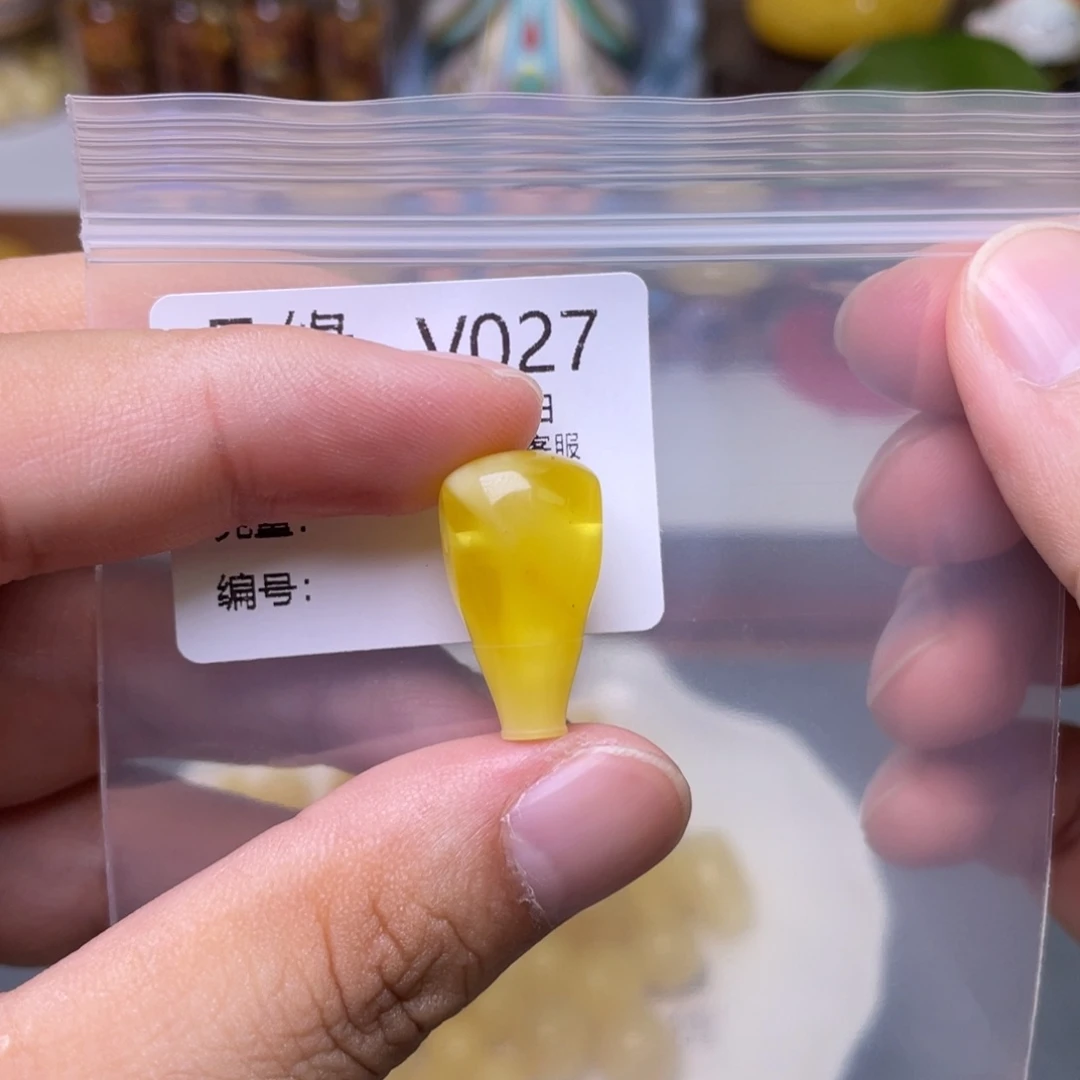 未镶嵌琥珀珠宝奇石