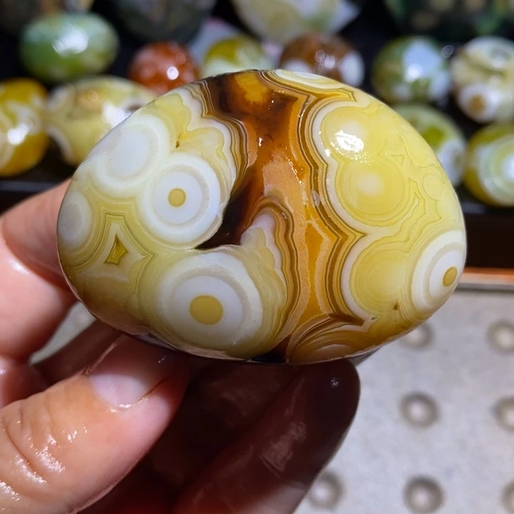 未镶嵌玛瑙/玉髓珠宝半成品86