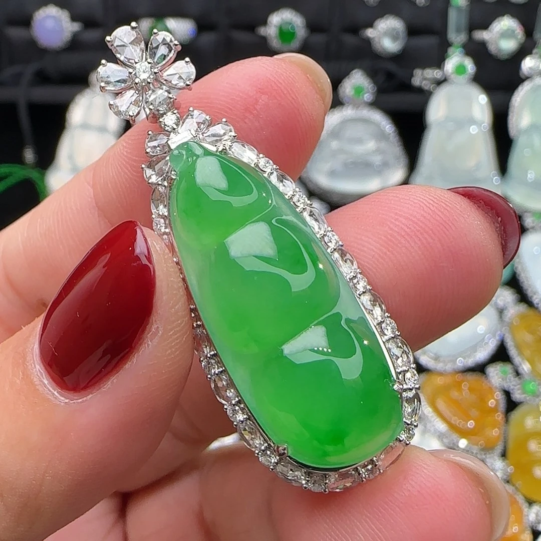 翡翠18K金镶嵌颈饰天然翡翠