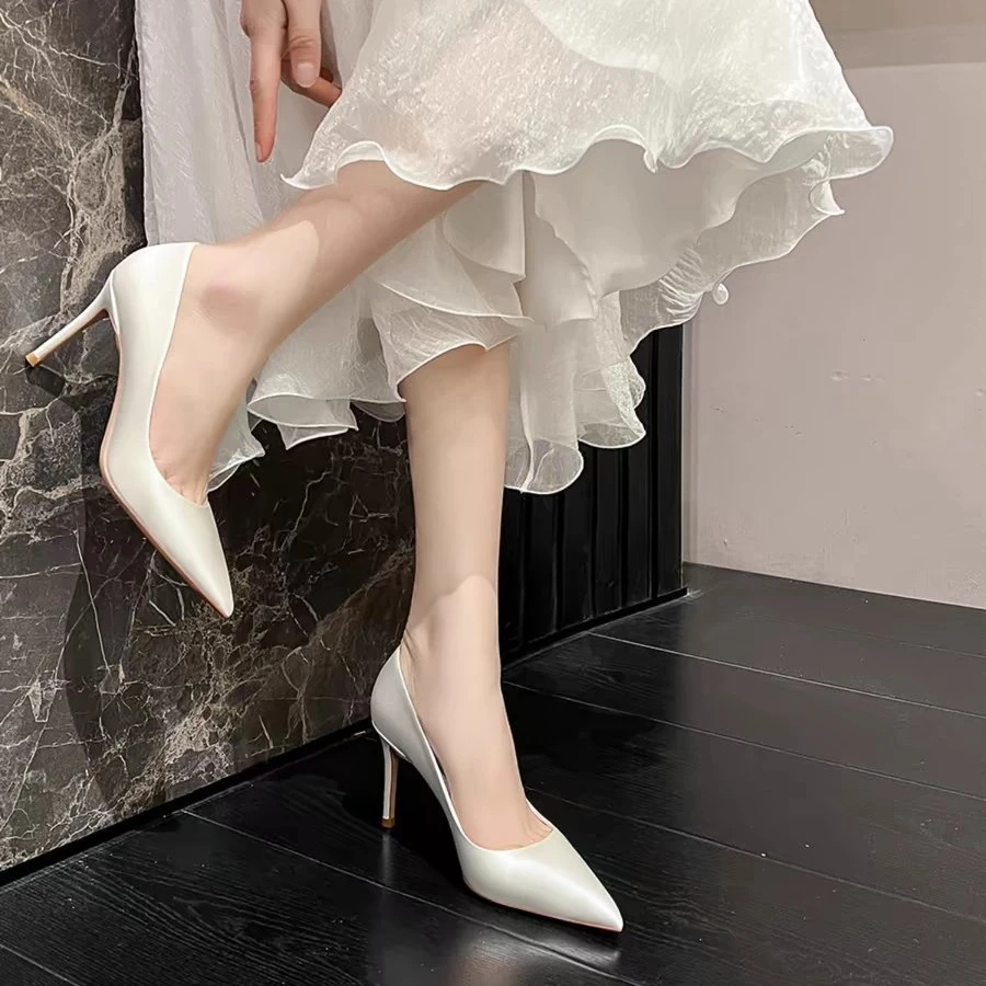 工作女鞋细跟软皮黑色春季通勤单鞋久站不累脚尖头高跟鞋面试经典