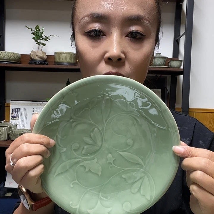 耀州窑青釉玉兰圆盘1只微微瑕