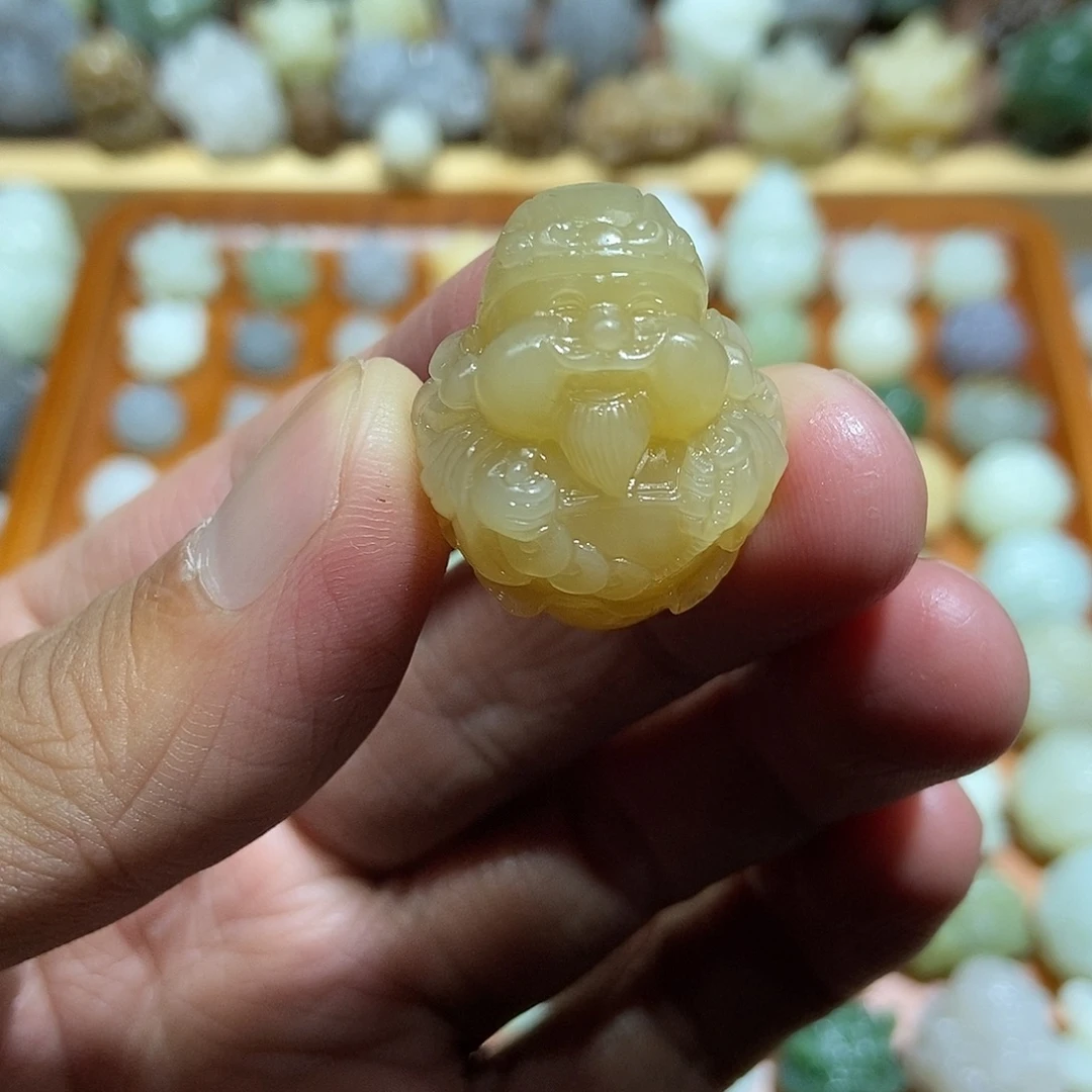 和田玉未镶嵌颈饰定制