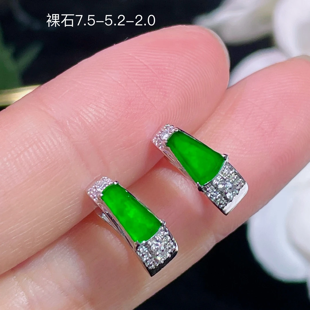 高端翡翠天然缅甸A货18k金镶嵌钻石阳绿冰阳绿辣绿色无事牌耳包