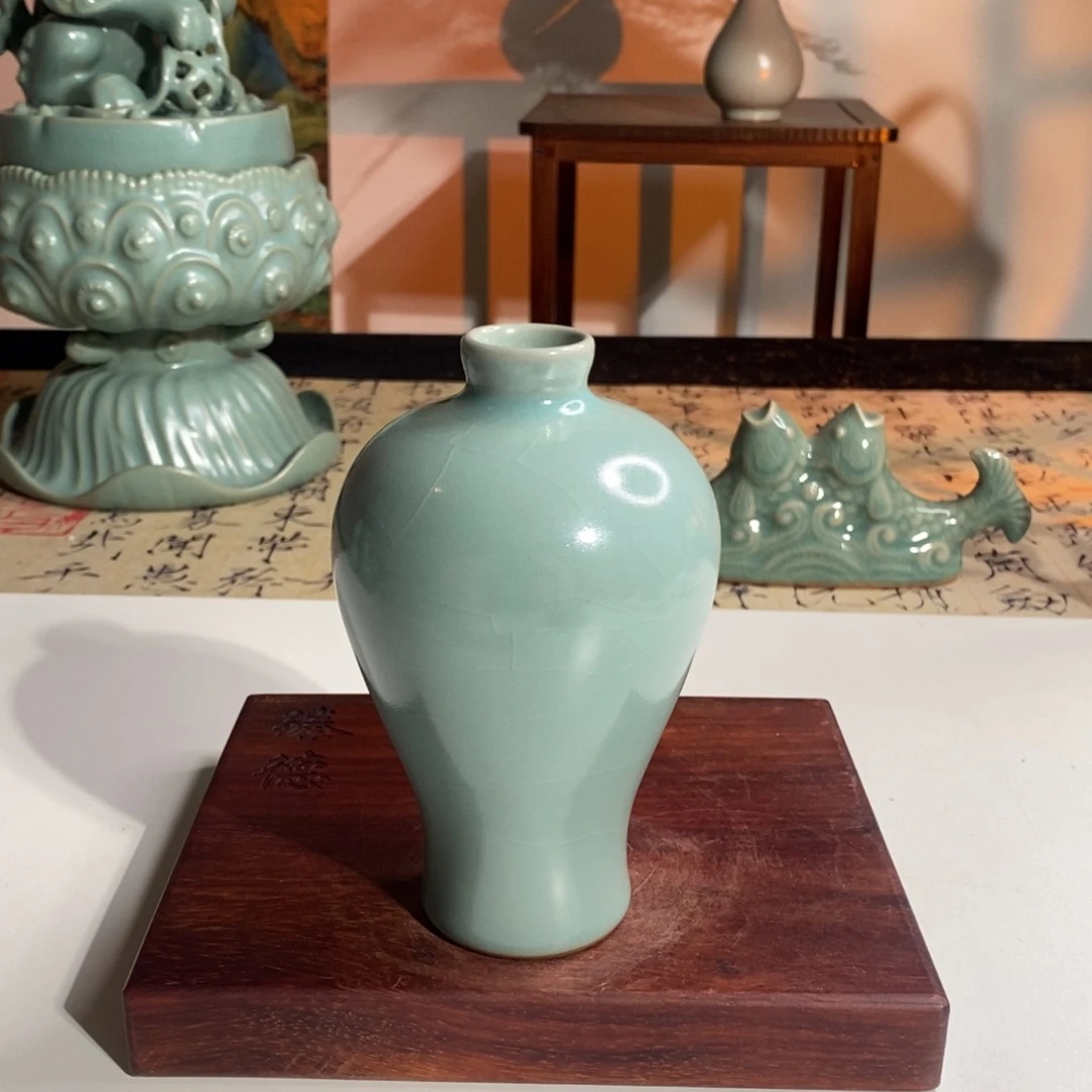 微瑕仿古经瓶13cm