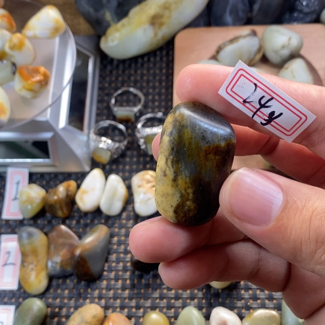 和田玉（糖玉）未镶嵌挂件