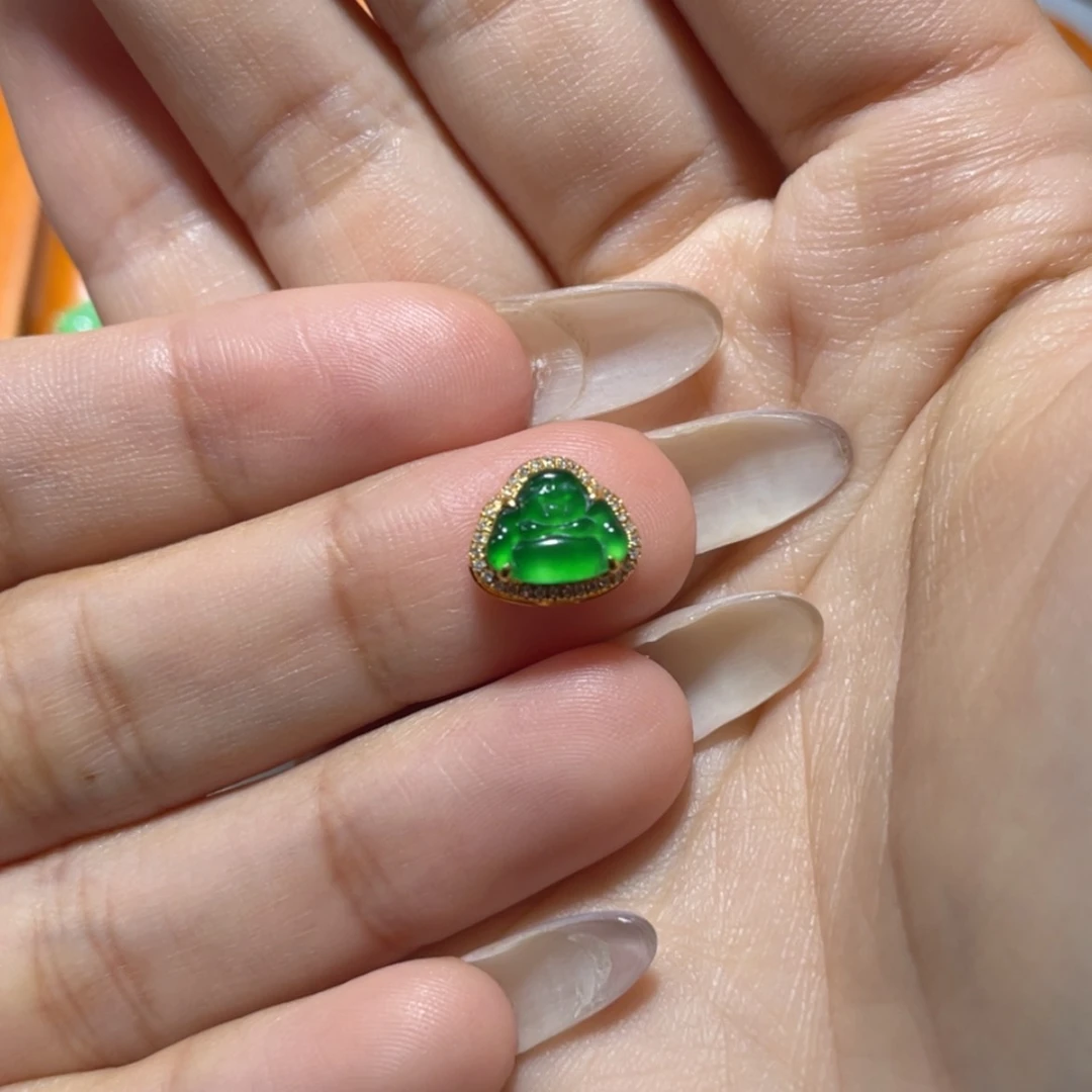 【闪购商品】颈饰18K金镶嵌翡翠