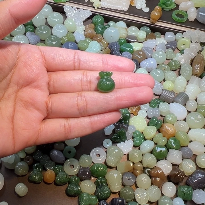 左***手未镶嵌和田玉珠宝半成品