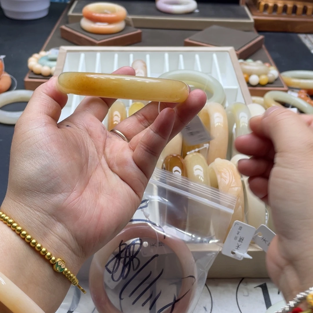 夢***影石英岩玉未镶嵌手镯