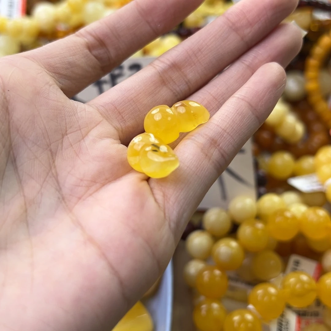 琥珀珠宝奇石未镶嵌