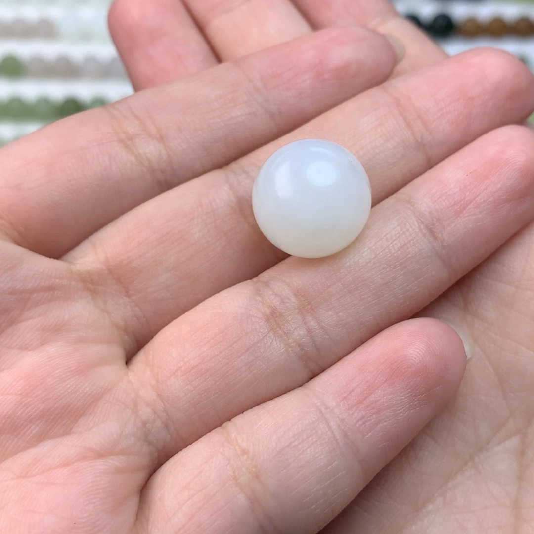 和田玉颈饰未镶嵌京**松