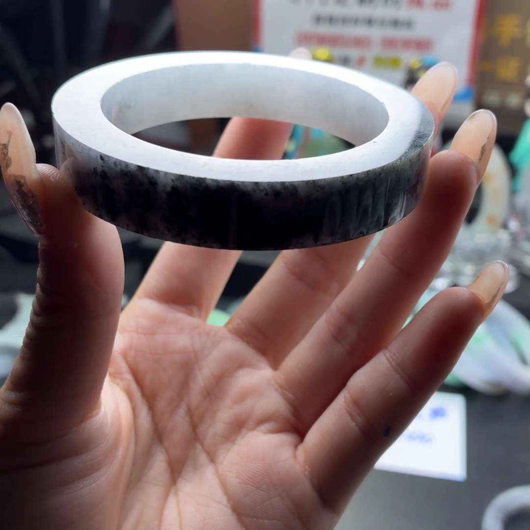 定制翡翠未镶嵌缅A翡翠多样性发一