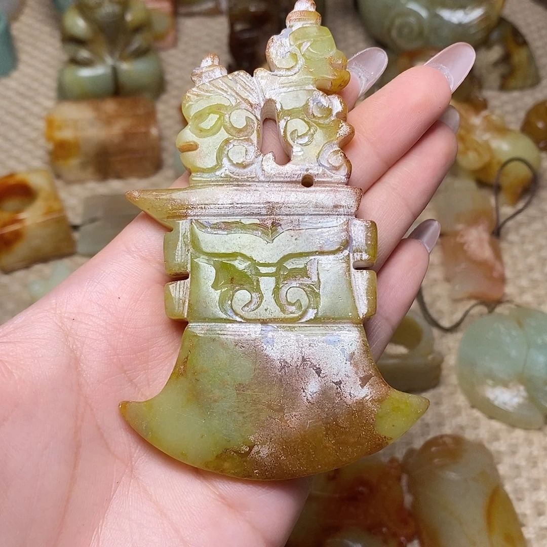 蛇纹石玉未镶嵌颈饰