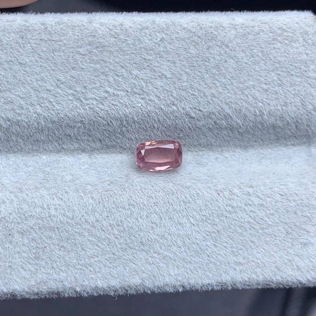 天然彩宝帕帕拉恰日落色蓝宝石裸石 长方3.5x5.4重0.6ct可配现托