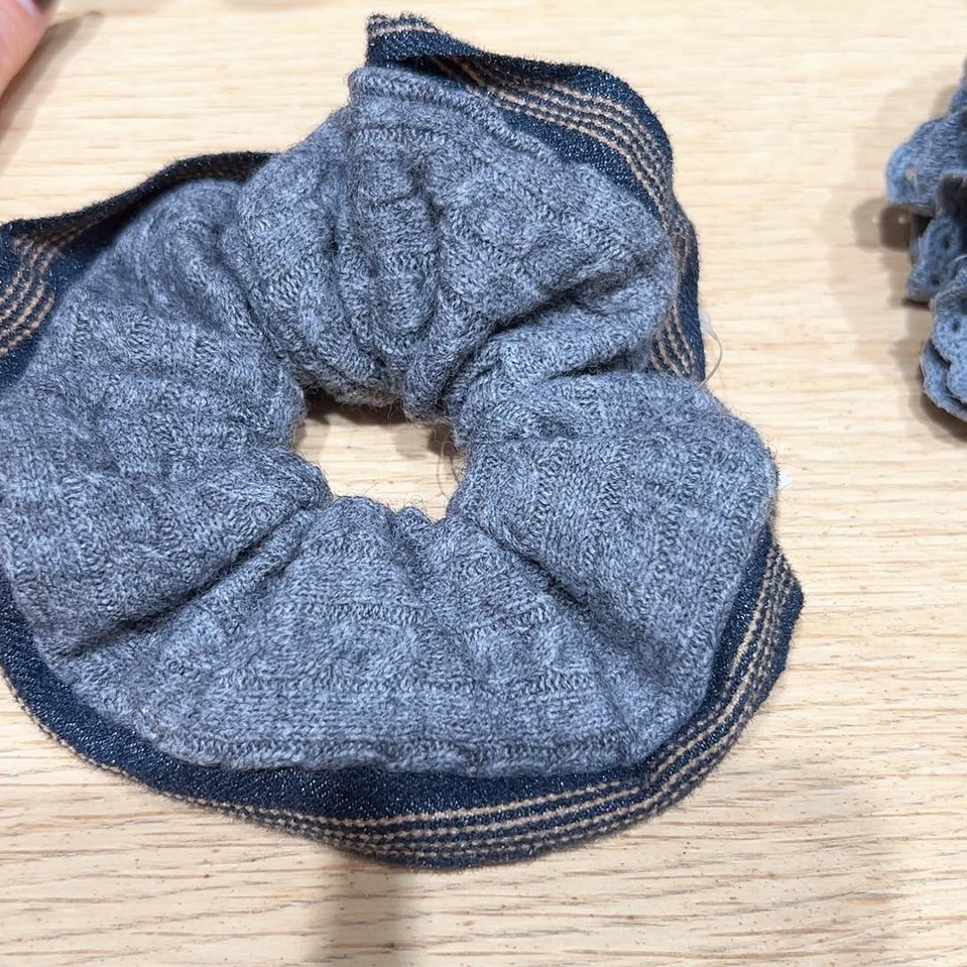 布艺非金属条纹边发圈