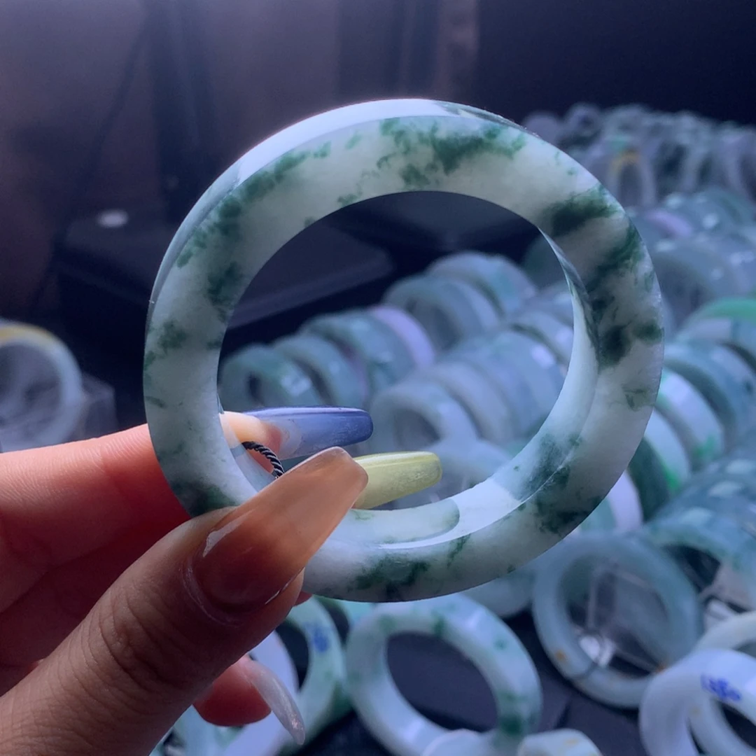 定制翡翠未镶嵌56-57正牛奶地飘绿花