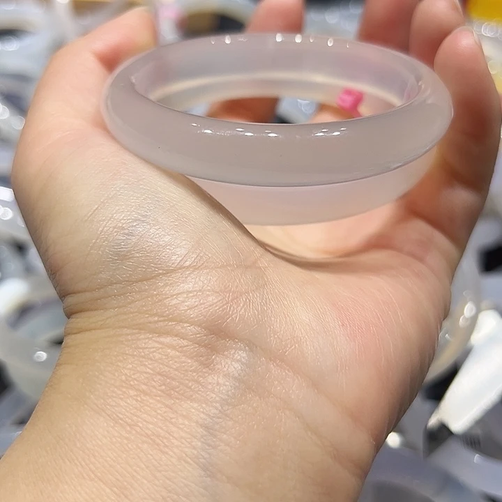 粥***王玛瑙/玉髓未镶嵌手镯拍一发二