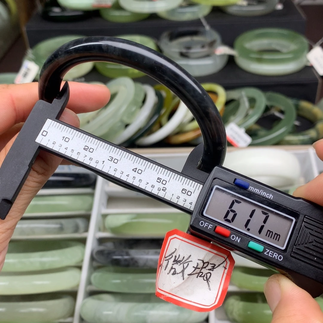 蛇纹石玉未镶嵌手镯699