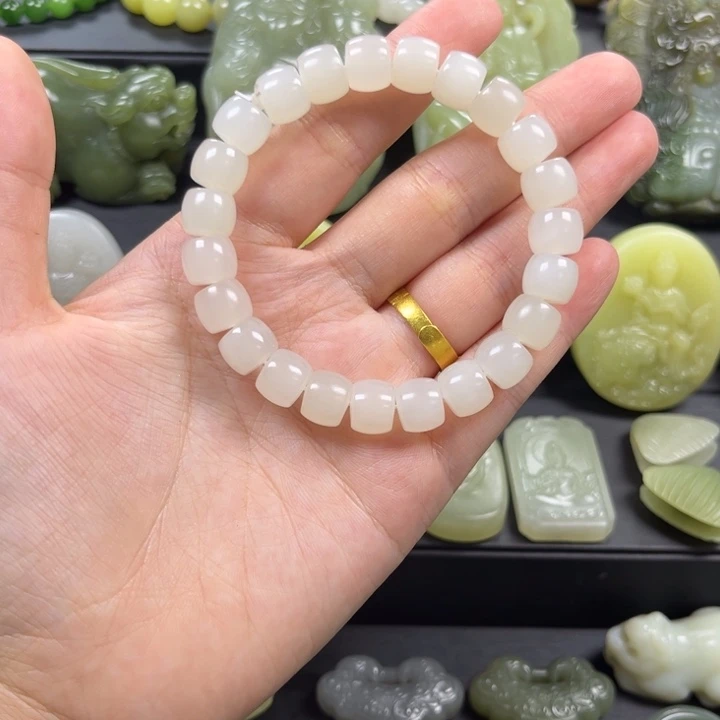 和田玉（黄玉）未镶嵌颈饰