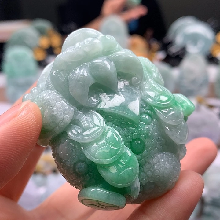 5***5翡翠未镶嵌颈饰大金蟾福利