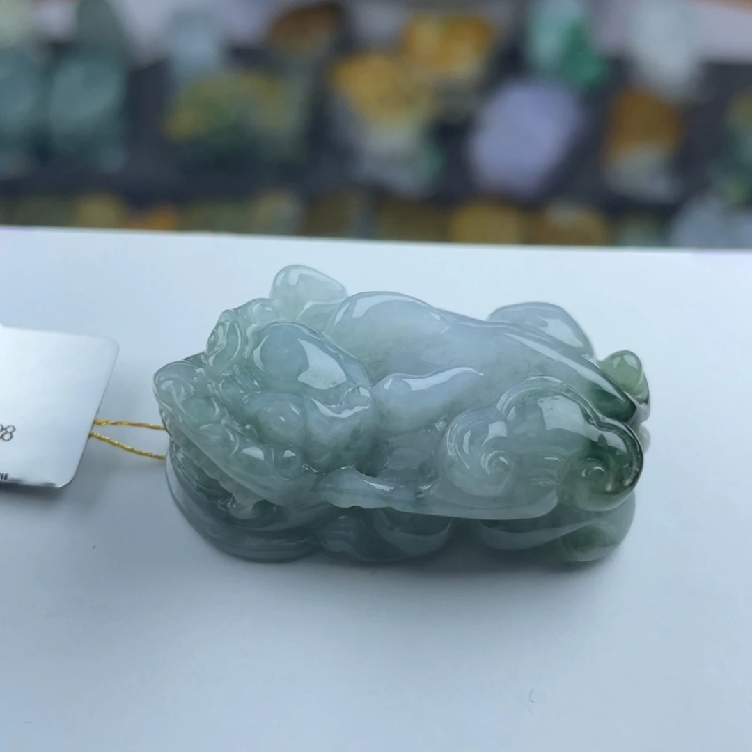 翡翠未镶嵌颈饰貔貅