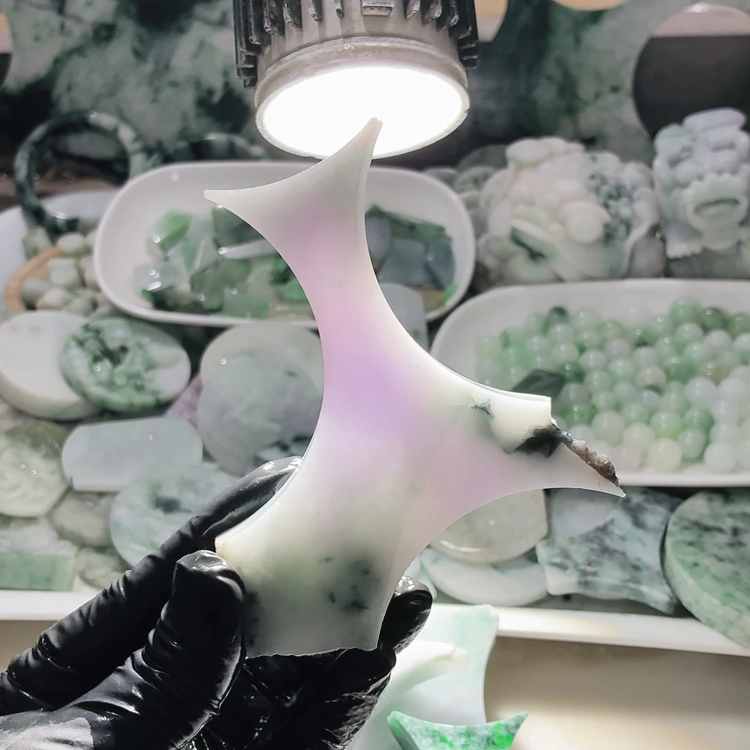 翡翠未镶嵌颈饰边角料