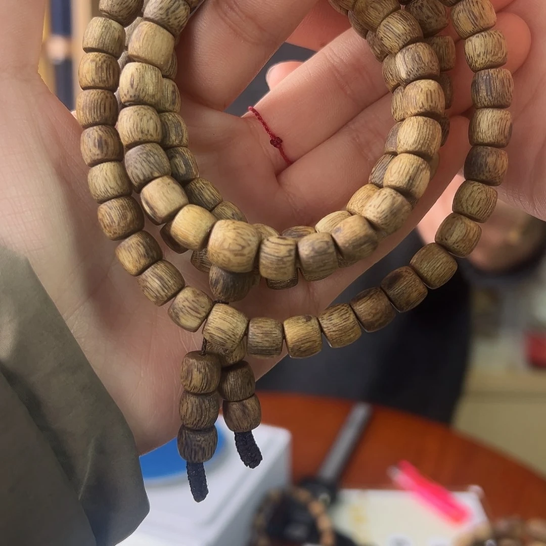 沉香手串风*A金沙叶卡8，29克多样性发货一条