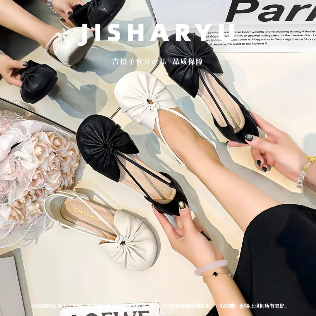 加肥加宽大码女鞋复古包子头褶皱魔术贴交叉带平底中空休闲单鞋