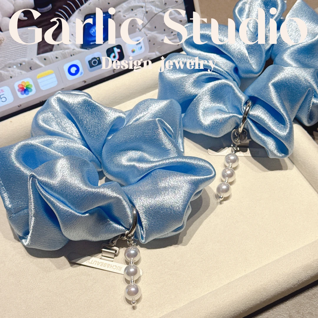 <Garlic Stduio>蓬蓬云朵-发圈式腕绳手机防丢绳挂件