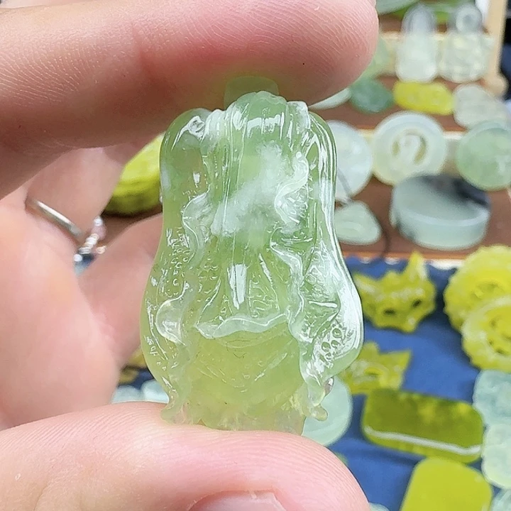 轮***回蛇纹石玉未镶嵌颈饰