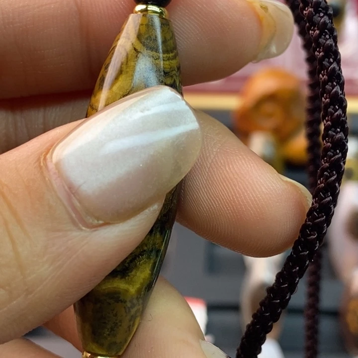 玛瑙/玉髓颈饰未镶嵌鹿**派