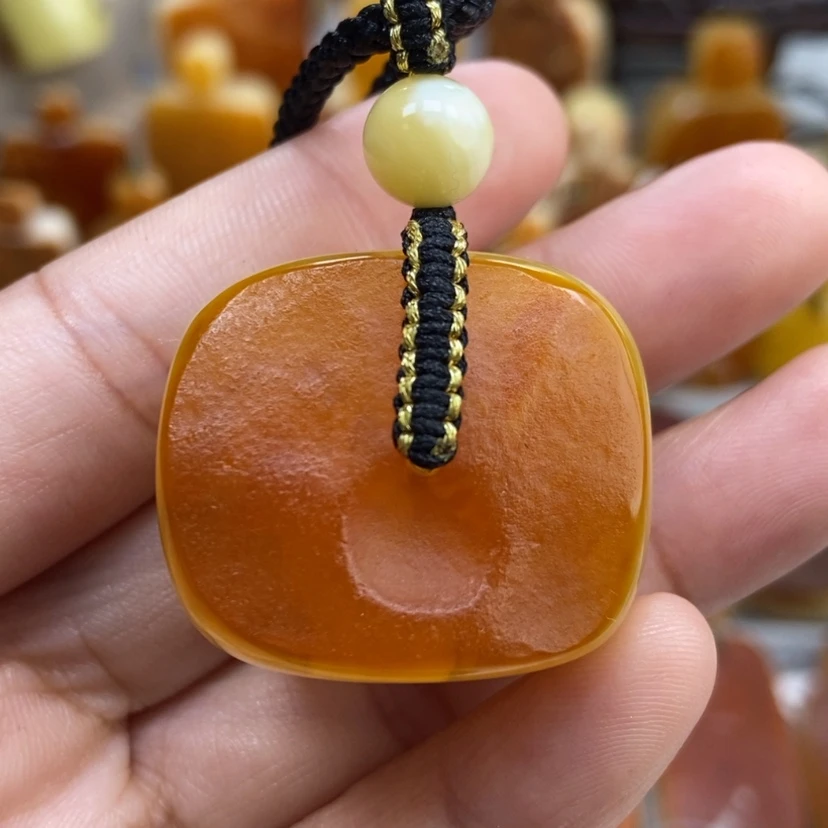 【闪购商品】琥珀颈饰未镶嵌