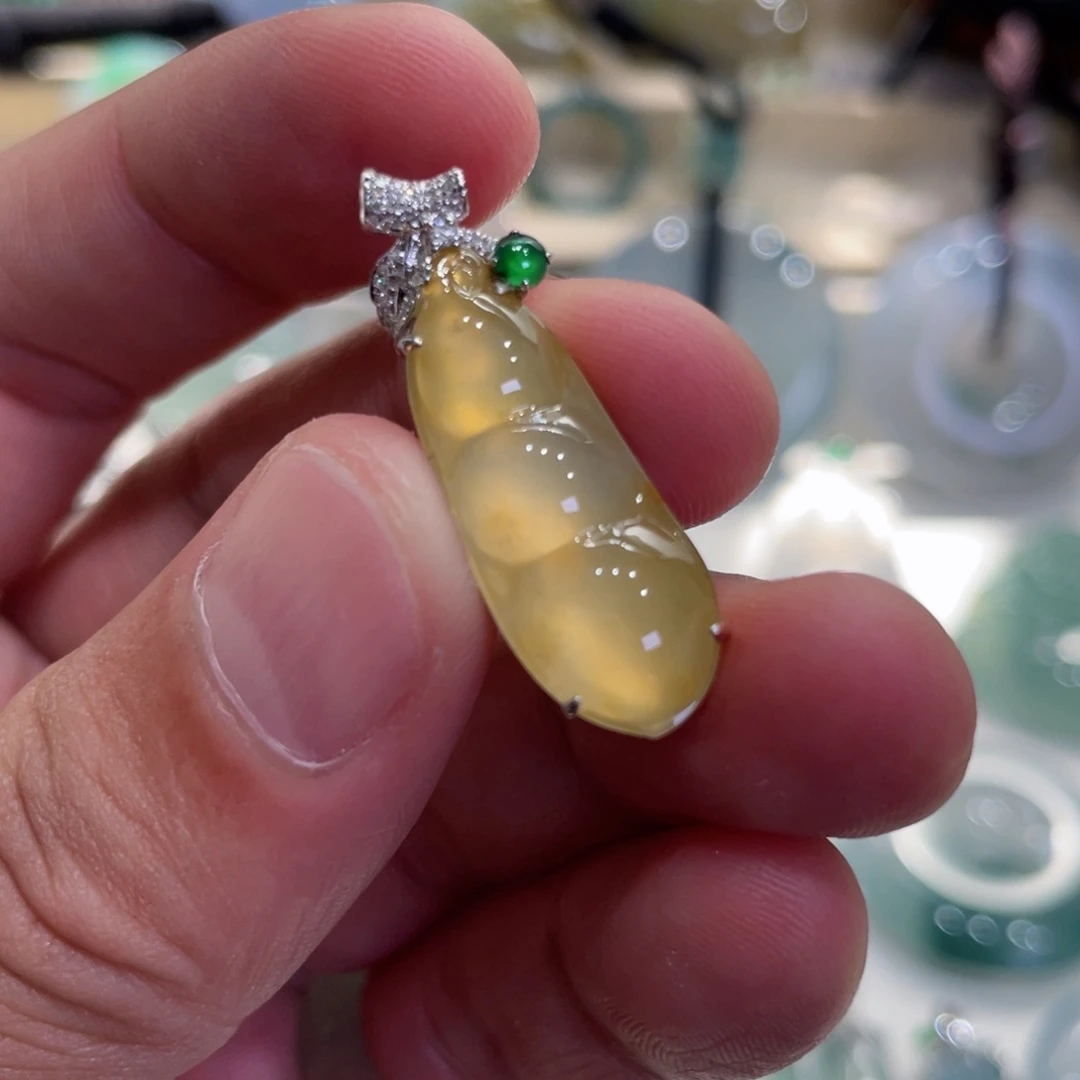 定制翡翠18K金镶嵌天然缅甸翡翠a货