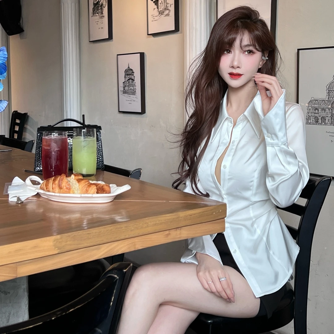 卡卡《小腰精》高级感缎面衬衫拼接蕾丝收腰显瘦#8509