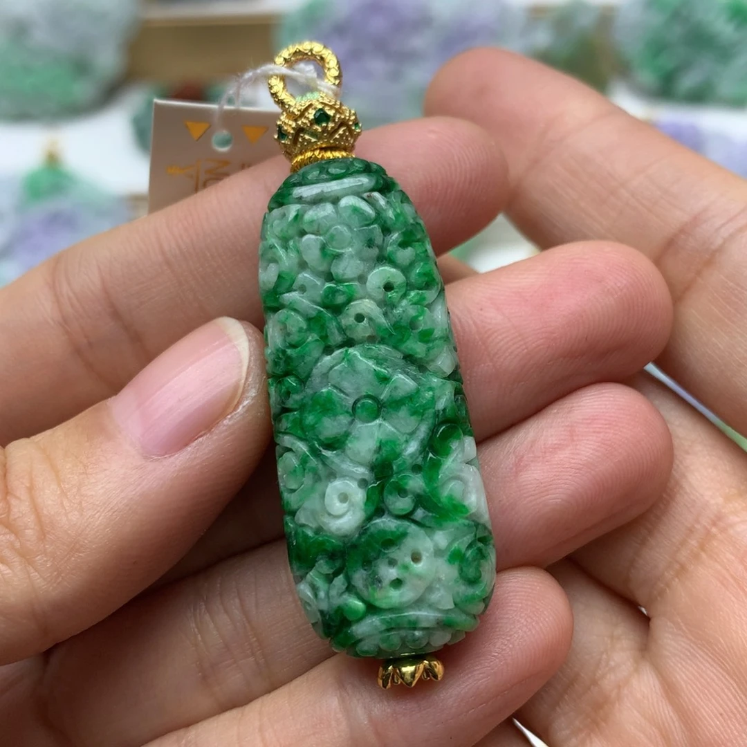 翡翠颈饰未镶嵌酒*翡翠