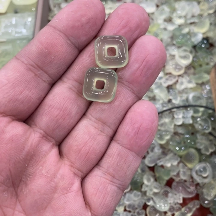 蛇纹石玉合金颈饰