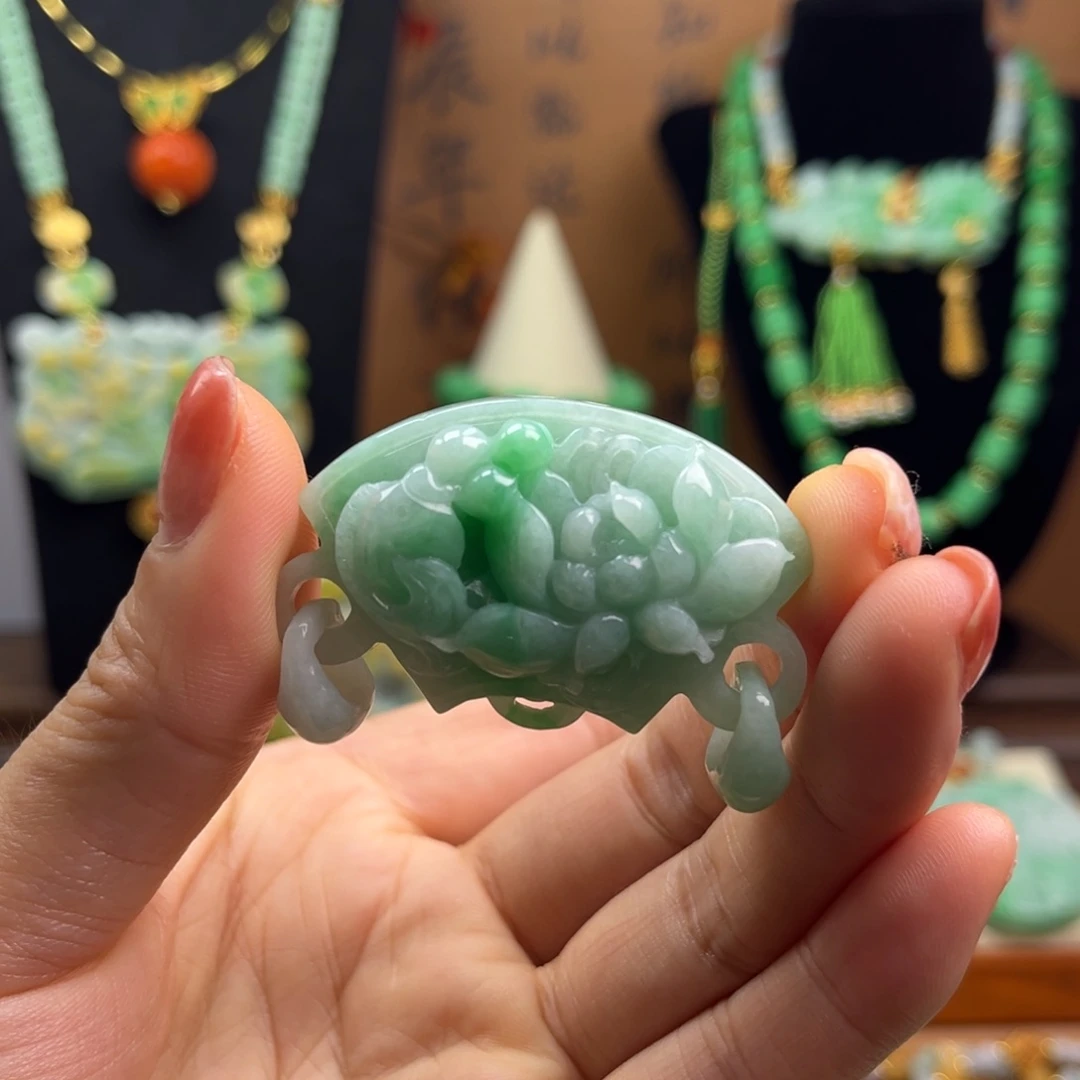 翡翠未镶嵌颈饰天然翡翠